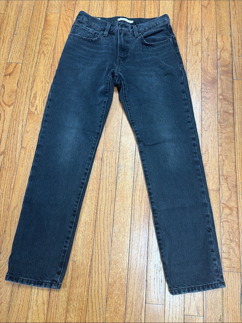 NWOT Levi's Middy Straight in Faded Black